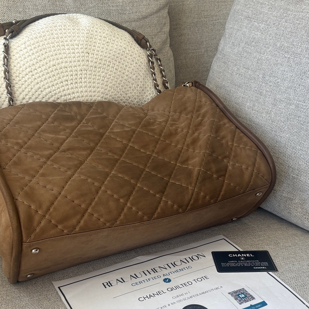 CHANEL Tan Quilted Tote Bag - Picture 6 of 10